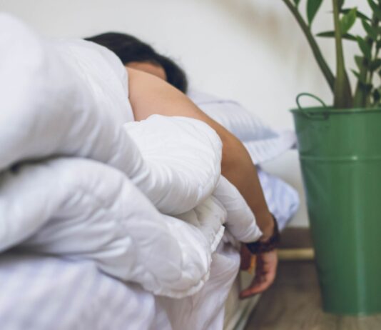 숙면을 유도하는 5가지 건강한 자기전 음식