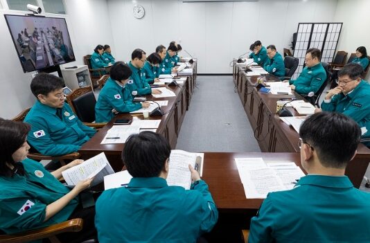 정부, 의대교수 사직서 제출 ‘환자의 생명과 건강 위협’ 우려 표명