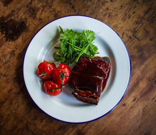 체중 증가를 막는 간단한 식사 plate of food