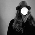 정신건강, 몸만큼 중요한 마음의 건강 챙기기 woman in black shirt wearing black hat