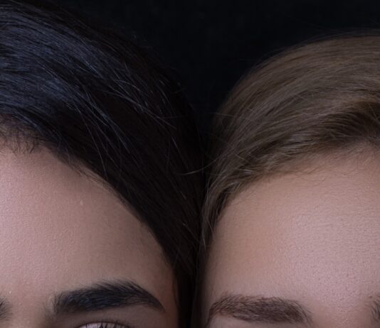 “일터 건강 지키기, 퇴근 후 10분이 열쇠” – 직장인 건강관리 새 바람 portrait of woman faces